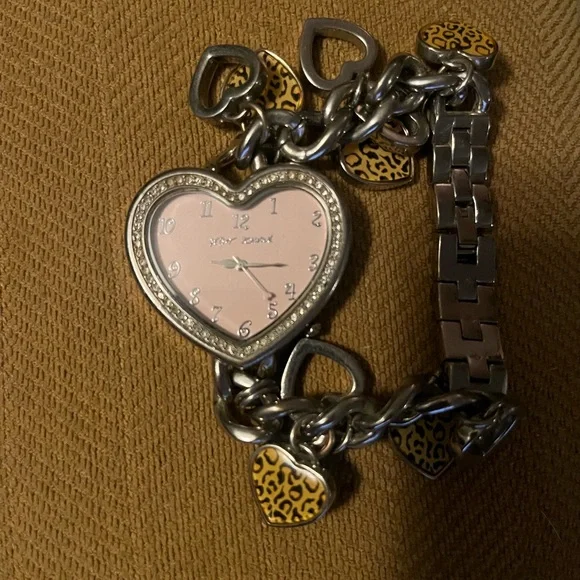 Betsey Johnson Silver Heart Charm Bracelet - Picture 4 of 10